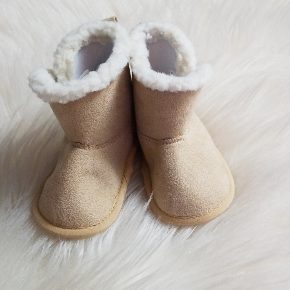 NWOT Baby Boots Size 1 (3-6 months)
